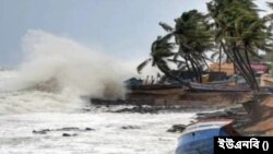 ঘূর্ণিঝড় হামুনের আঘাতে কক্সবাজারে ৩৭ হাজার ৮৫৪ বসতবাড়ি ক্ষতিগ্রস্ত, ৩ জন নিহত।