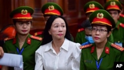  အိမ်၊ ခြံ၊ မြေ လုပ်ငန်းရှင် သူဋ္ဌေးကြီး Truong My La ကိုတရားရုံးမှာတွေ့ရစဉ် (ဧပြီ ၁၁၊ ၂၀၂၄)