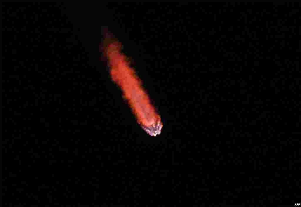 A SpaceX Falcon 9 rocket soars into orbit from the Kennedy Space Center on the Intuitive Machines&#39; Nova-C moon lander mission, in Cape Canaveral, Florida.