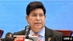 বাংলাদেশের পররাষ্ট্রমন্ত্রী ড. এ কে আব্দুল মোমেন। 