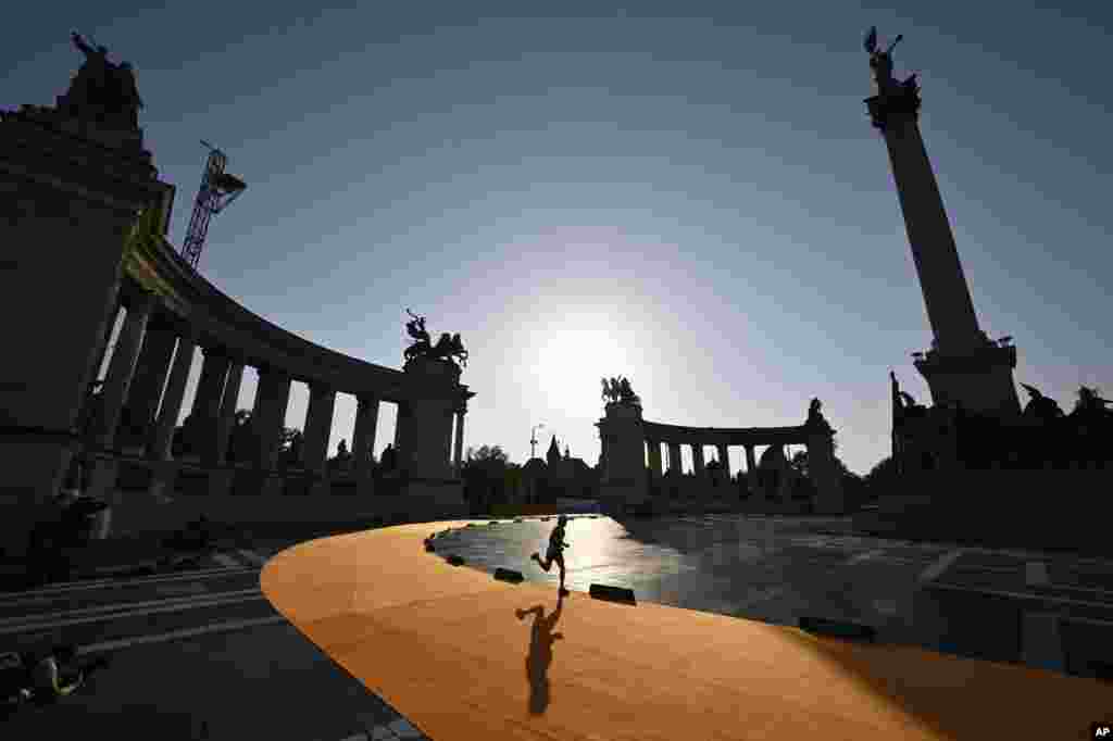 A runner competes in the men&#39;s marathon at the World Athletics Championships in Budapest, Hungary.