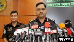 ঢাকার কারওয়ানবাজার র‍্যাবের মিডিয়া সেন্টারে আয়োজিত সংবাদ সম্মেলনে কমান্ডার খন্দকার আল মঈন। ২৫ অক্টোবর, ২০২৩।