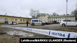 ဖင်လန်နိုင်ငံ မြို့တော် Helsinki ရှိ အလယ်တန်းကျောင်းပစ်ခတ်မှုအပြီး လုံခြုံရေးယူထားစဉ် (မတ် ၂၊ ၂၀၂၄)