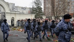 Alexey Navalny နောက်ဆုံးခရီး လူ ထောင်ချီ လိုက်ပါပို့ဆောင်