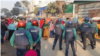 গাজীপুরের নাওজোড় এলাকায় পুলিশ ও পোশাক কারখানার শ্রমিকদের মধ্যে সংঘর্ষ। ৯ নভেম্বর, ২০২৩।