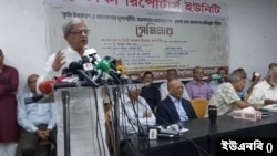 রাজধানী ঢাকায় আয়োজিত সেমিনারে বিএনপি মহাসচিব মির্জা ফখরুল।