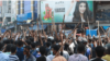 বাংলাদেশে ন্যূনতম মূল বেতন ২৩ হাজার টাকা করার দাবিতে গত কয়েকদিন ধরে ঢাকাসহ বিভিন্ন স্থানে বিক্ষোভ করছেন পোশাক কারখানার শ্রমিকরা।