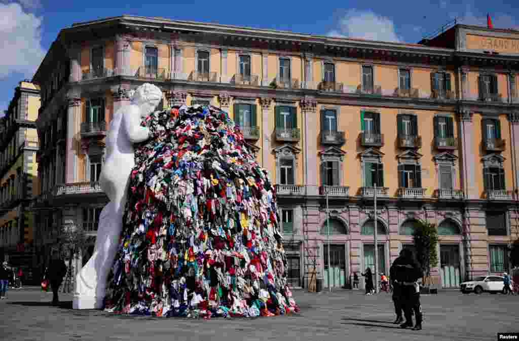 A view of Italian artist Michelangelo Pistoletto&#39;s &#39;Venus of the Rags&#39; which has been reconstructed after the original artwork was destroyed in an arson attack, in Piazza Municipio, Naples, Italy.