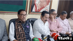 আওয়ামী লীগ সভাপতির রাজনৈতিক কার্যালয়ে সংবাদ সম্মেলনে সড়ক পরিবহন ও সেতুমন্ত্রী ওবায়দুল কাদের। ৬ ডিসেম্বর, ২০২৩। 