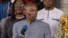Le Premier ministre burkinabé nouvellement nommé, Apollinaire Kyelem de Tembela, s'adresse aux représentants de la presse à la suite du conseil des premiers ministres après les nominations au cabinet à Ouagadougou, le 26 octobre 2022.