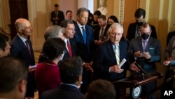 Kreu i republikanëve në Senat, Mitch McConnell, duke folur me gazetarët (5 prill 2022)