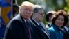 El presidente Donald Trump se sienta con el fiscal general William Barr y la secretaria de Transporte, Elaine Chao, durante el 38.º Servicio Anual de Monumentos de los Oficiales Nacionales de la Paz en el Capitolio de Estados Unidos. Foto de archivo.