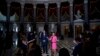 Kryetarja e Dhomës së Përfaqësuesve Nancy Pelosi dhe kreu i demokratëve në Senat, Chuck Schumer duke informuar gazetarët në godinën e Kongresit (7 gusht 2020)