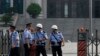 即将审判薄熙来案的济南法庭外（7月25日照片）