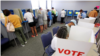 Votaciones para las elecciones generales de 2016, en Carrboro, Carolina del Norte, EE.UU. Foto de archivo.