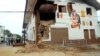 Una casa dañada en Yurimaguas, Perú, luego de un terremoto la madrugada del domingo 26 de mayo de 2019. Imagen tomada de un video. America TV / Reuters TV.