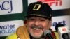 El abogado del exfutbolista señaló que Maradona ayuda a sus hijos, desde hace tres años, a pesar de que no se ha realizado la prueba de ADN.