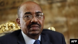 Omar el-Béchir, président du Soudan, lors d'une réunion avec Mubarak au Caire, le 22 février 2009.