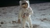 El programa de la agencia espacial estadounidense planea construir una nave espacial que permita llevar astronautas a la luna en 2024. 