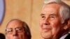 Richard Lugar, el exsenador republicano de Indiana y el exsenador Sam Nunn (izq.), durante un simposio en la Universidad Nacional de Defensa en Washington, el 3 de diciembre de 2012. Lugar falleció el domingo 28 de abril de 2019, a los 87 años, informó el Centro Lugar.