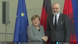 Merkel shpreh mbështetje për hapjen e negociatave për Shqipërinë
