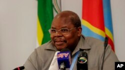 L'ancien président tanzanien Benjamin Mkapa, facilitateur dans le conflit au Burundi, 7 janvier 2009