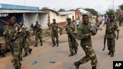 Des militaires burundais à Bujumbura, Burundi, 7 mai 2015. 