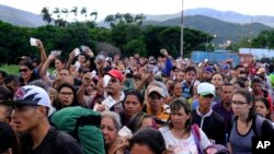 Hace pocas semanas, Lima exigió nuevos requisitos para los ciudadanos venezolanos en una nueva llamada "visa humanitaria.