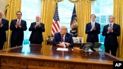 Presidenti Trump përshëndet marrëveshjen Izrael-Bahrein