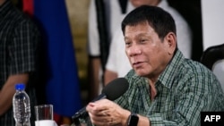 Le président élu Rodrigo Duterte des Philippines parlant au cours d'une conférence de presse à Davao le 31 mai 2016.