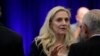 La gobernadora de la Fed, Lael Brainard, dijo que el consumidor sigue confiando, pero que la política comercial es "definitivamente un riesgo para la economía" de EE.UU.