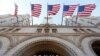 Entrada del Trump International Hotel en Washington, DC, el día de su inauguración el 12 de septiembre de 2016. 