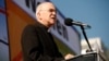 El arzobispo Carlo Maria Vigano habla frente a miles de personas durante el mitin y marcha de "Walk for Life", el 24 de enero de 2015, en San Francisco.