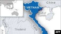 Việt Nam: Một gia đình bị tạt át-xít tại tiệc mừng sinh nhật