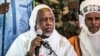 L'imam malien Mahmoud Dicko prend la parole lors d'une réunion publique à Bamako le 28 novembre 2021.