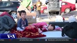 Greqi, refugjatët kalojnë natën e tretë në qiell të hapur