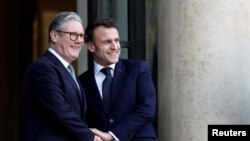 法国总统埃马纽埃尔·马克龙和英国首相基尔·斯塔默2月17日在巴黎会晤，并于本周先后访问白宫与特朗普会谈。